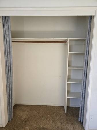 $950 / 120ft2 - Upstairs bedroom in casual home - must rent! (novato)63657863719555122