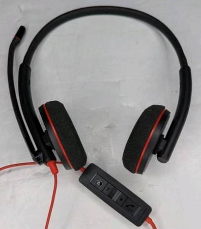 Plantronics Blackwire C3220 PLT USB Wired Headset 1