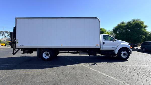 2012 Ford F650 24FT TRUCK - Photo 4