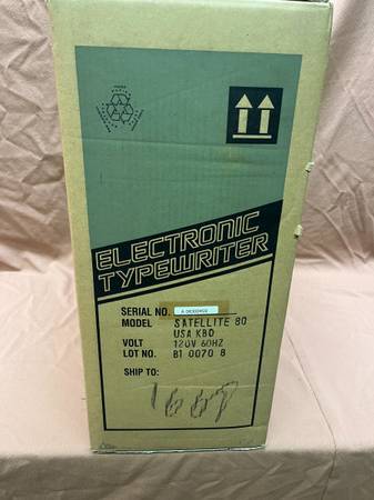 ROYAL ELECTRONIC TYPEWRITER - SATELLITE 80-NEW 1