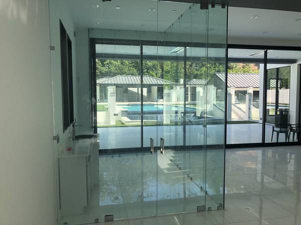 Heavy interior Glass 1