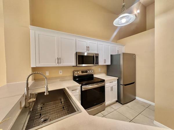 $2,500 / 2br - Beautiful 2-Story 2 Master Bedrooms Condo/Townhome ~ Water included (West Palm Beach - 33417*)64049454246145122