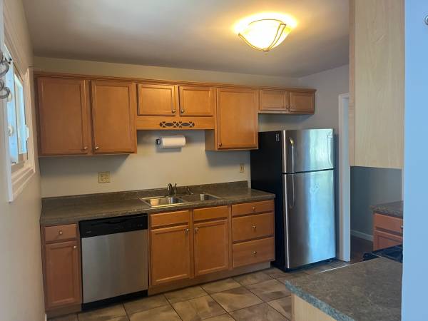 $2,200 / 3br - 1900ft2 - 1900 sq ft House for Rent (Crown Point, IN)63959876438275124