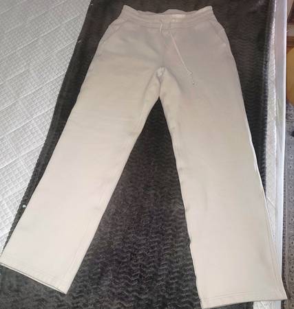lululemon flare joggers 1