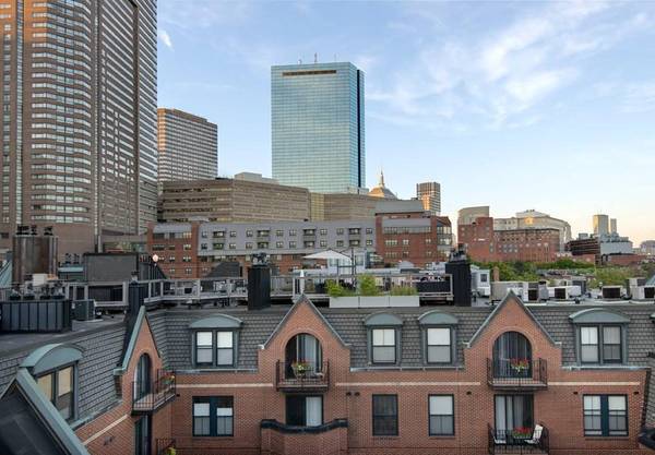 $4,049 / 1br - 824ft2 - Large California-style closets, Wood burning fireplace (Boston)63690793447427122