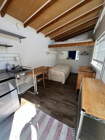 $1,200 / 120ft2 - 6-9mo Westside Sublet, possibly longer (santa cruz)63824142927233120
