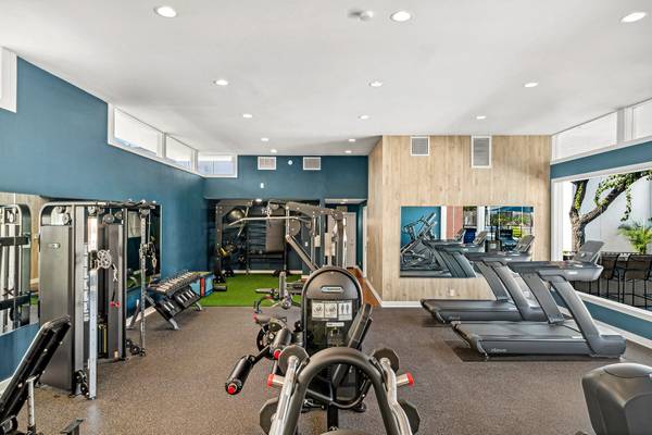 $2,580 / 1br - 800ft2 - On-Site Maintenance, Raised Panel Cabinetry- $500 Off Move in Special! (Thousand Oaks)63981242922627121