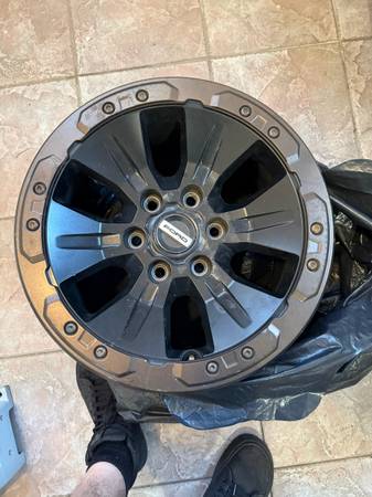 Ford raptor wheel 1