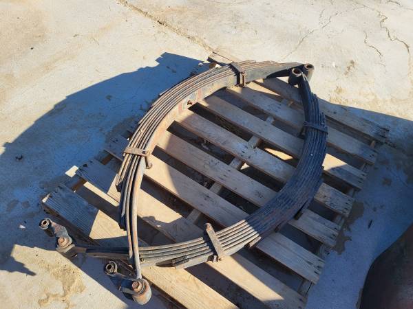 F350 18" LIFT LEAF SPRINGS 1