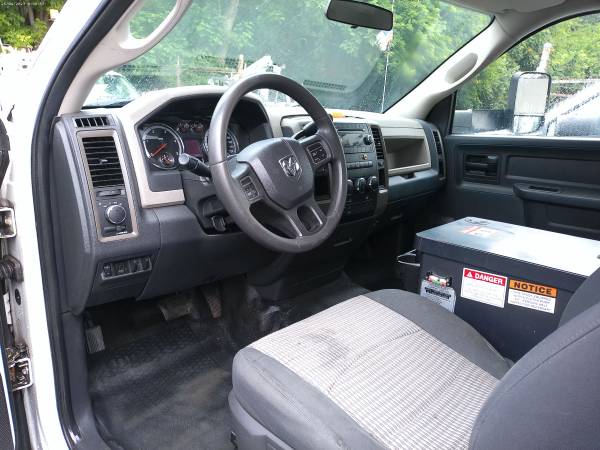 2012 Dodge  Ram 4500 bucket/ boom truck - $19,500 (providence)63470591331587121