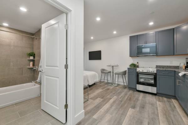 $1,475 LYNN / BOSTON ESTUDIO DISPONIBLE - AGUA CALIENTE INCLUIDA - ¡SIN COMISIONES DE CORREDORES!63699488211969121