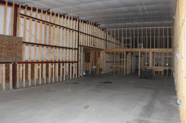 $1,500 / 1000ft2 - COMMERCIAL SPACE FOR RENT - MANY OPTIONS - STARTING AT $1500 (HILLSBOROUGH NEW HAMPSHIRE)63656228139521121