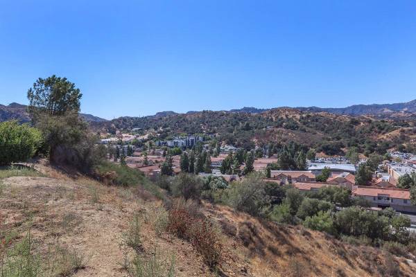 $2,419 / 2br - 822ft2 - 2/BD, Garages Available, Santa Clarita CA (Santa Clarita)63700939523201120