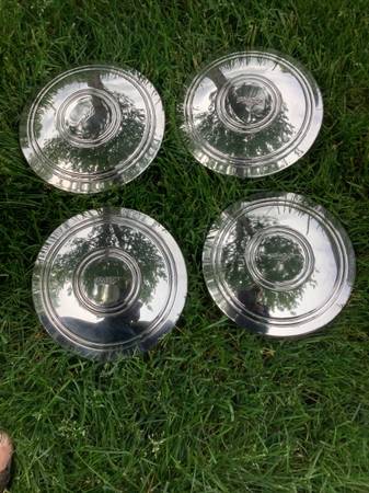 Ford center caps set 1