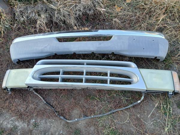 BUMPER AND GRILL 2002 E450 1