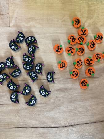 Pumpkins, Black Cats, and More Mini Eraser Sets - Like New! 1