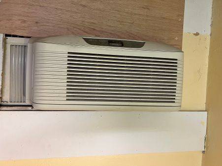 Window/Wall Air conditioner 1