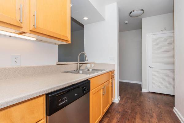 $2,270 / 1hab - 710ft2 - Techos de 9 pies, 1/hab, Ubicado en El Cerrito! (albany / el cerrito)64011484757634122