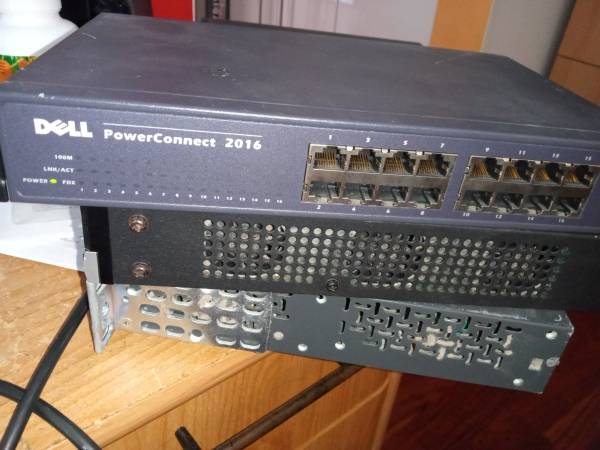 Dell PowerConnect 16-Ports - Switch 1