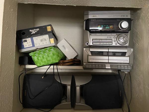 Aiwa AM/FM cassette 3-CD mini system 1