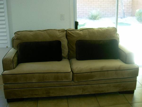 Couch / Sofa 1