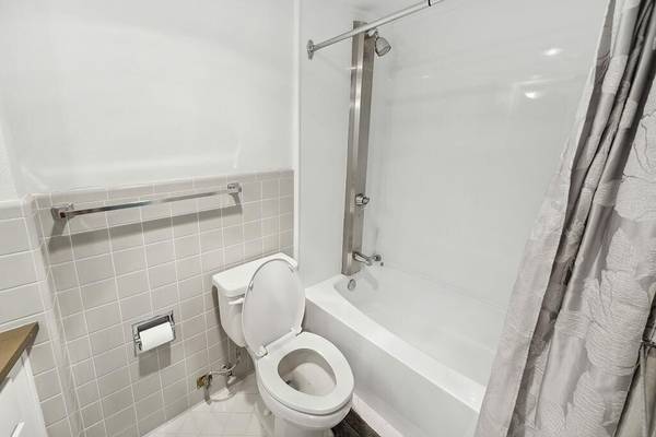 $2,115 / 2 habitaciones - 1020 pies² - Garaje con acceso controlado, Armario extra grande, Instalaciones de lavandería (Goose Hollow)63831252264963121