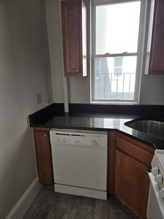 $2,950 / 2br - Allston 2 Bed/1 Bath | Commonwealth Ave (Allston)64316503936131123