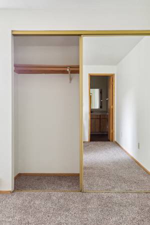$1,595 / 2hab - 986ft2 - 4501 Hermoso apartamento de dos habitaciones, ¡sala de estar enorme ideal para entretenimiento! (TIGARD)63672637043715122