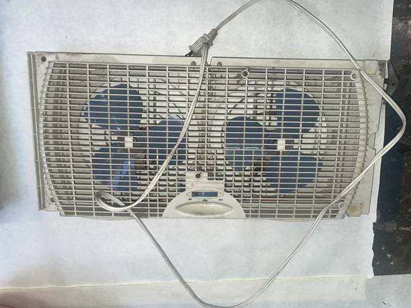 WINDOW FAN--O1 1