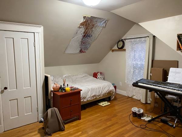 $850 / 4br - Looking for a roommate for 4BR/4BA near WGBH in Brighton (Brighton)63996257171458120