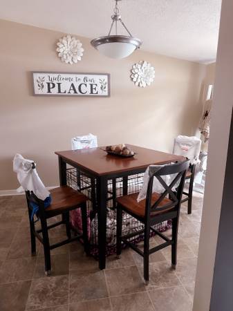 $900 / 2br - 250ft2 - Cute room with a walk in closet (Albany)63851765180033121