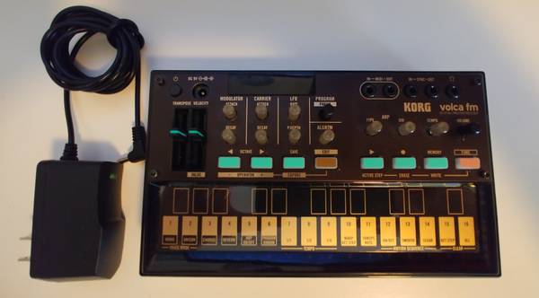 KORG VOLCA FM2 SYNTH with power supply 1