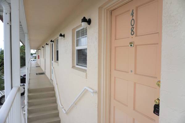 $1,650 / 2br - 1140ft2 - Live in the Heart of Ormond Beach–Just a short stroll to the Ocean! (Ormond Beach)63791498012803120