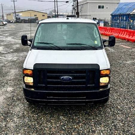 2010 Ford E-Series E-250 - Photo 4