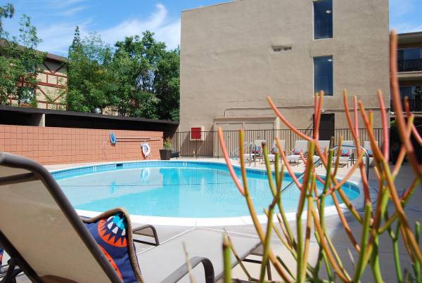 $2,075 / 1br - 840ft2 - Planos de piso amplios de una y dos habitaciones, comunidad amigable con mascotas (Chatsworth Ca ubicado en el norte, lado oeste de SF)63668287219713123