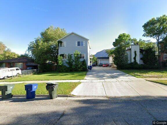 Pets allowed 5 Bed 3 Bath 1