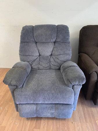 Gray Recliner in Great Condition 1