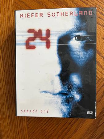 24 SEASON ONE DVD'S 1