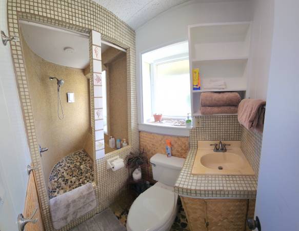 $200 / 1br - 800ft2 - Beachfront 2 Bed /1 Bath,  Sleeps 4-5 (Hau'ula, Oahu, Hawaii)63939392898690124