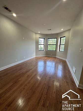 $1,750 / 2br - 1100ft2 - Bronzeville Beauty!!! (Chicago)63918294724738123