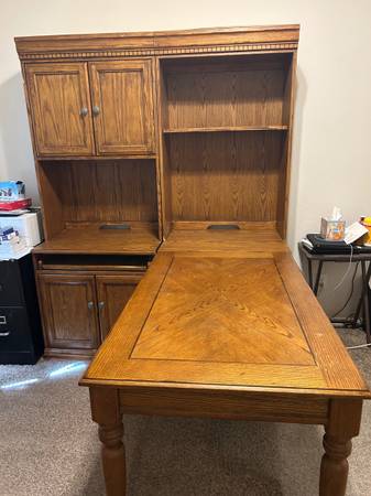 Office desk 1