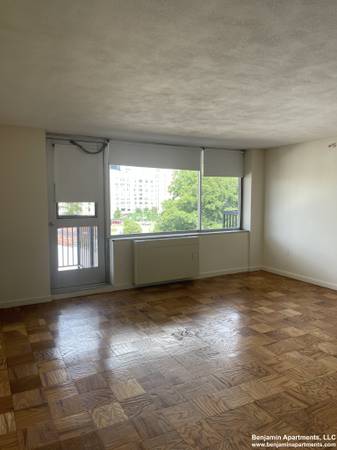 $3,200 / 1br - **BROOKLINE 1 BEDROOM; OFF-STREET PARKING-CLOSE TO LONGWOOD MEDICAL (Coolidge Corner)63699236715011122