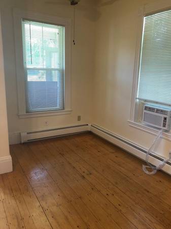 $1,995 / 1br - --WOBURN  1 HAB~~SERVICIOS INCLUIDOS~lavadora/secadora en la unidad~porche de 3 temporadas--SIN TARIFAS---- (WOBURN (Horn Pond))63828557838721124