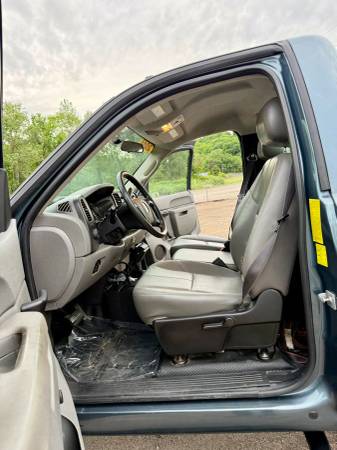 2011 GMC Sierra 3500 HD - Photo 10