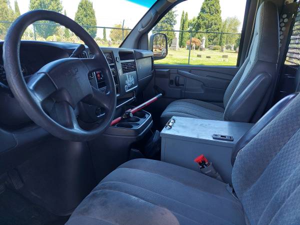 2005 Chevy Express 2500 Chevrolet Cargo Van. no podrás creer esta furgoneta - $3,980 (Vancouver Wa)63618430246017121
