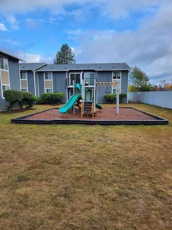 $2,052 / 2br - 800ft2 - ¡Aplicaciones gratuitas! Mantenimiento en el lugar (824 W Casino Rd, Everett, WA)63814837607171123