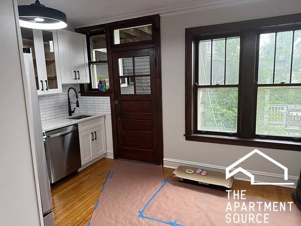 $1,600 HUGE renovated Avondale studio w/ dining area + dishwasher (Avondale)63898735862787121
