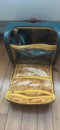 Maleta vintage Samantha Brown con ruedas - $100 (Williamsburg)63471463899395123