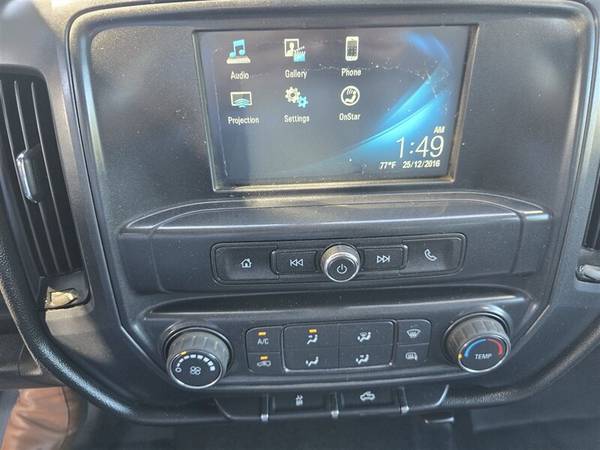 2017 Chevrolet 2500 - Photo 10