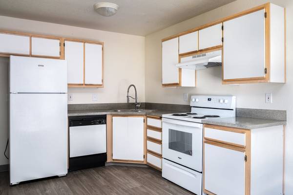 $1,595 / 2br - 1025ft2 - Top floor beauty ready soon! (Tigard)63777227672707122